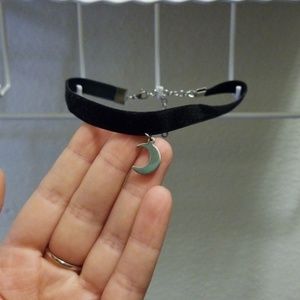 Moon choker with black velvet